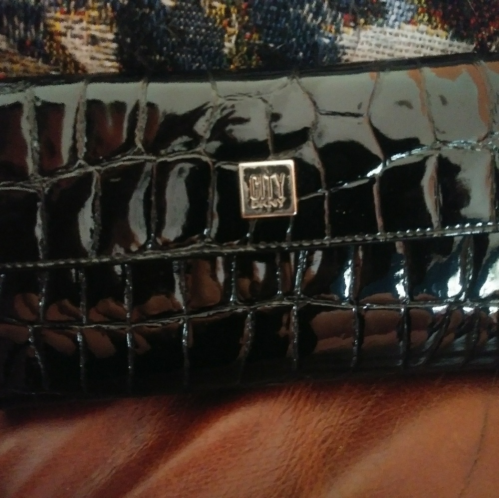 City DKNY wallet - Picture 1 of 3